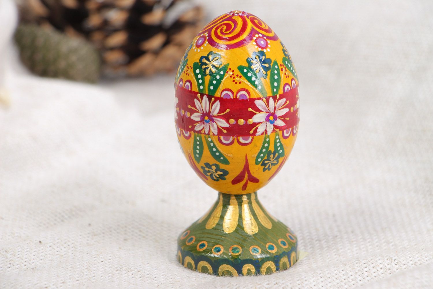 Oeuf décoratif en bois peint sur pied accessoire de Pâques fait à la main photo 1