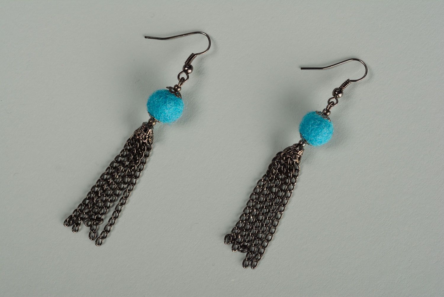 Earrings with charms in the form of chains photo 1