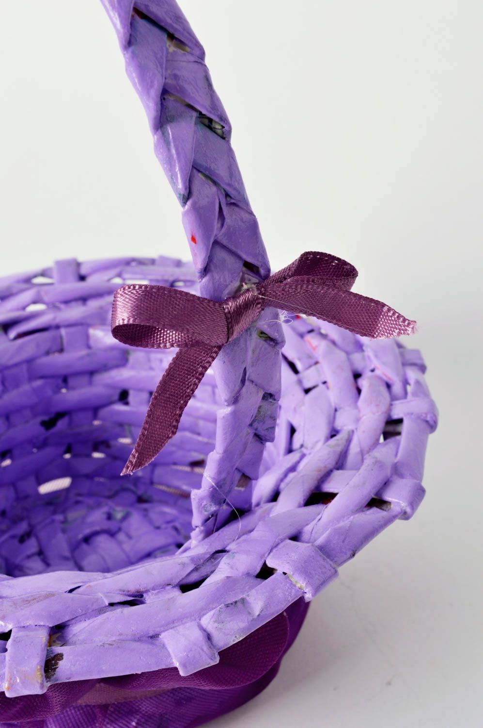 Cesta hecha a mano de mimbre de papel morada regalo para niña decoración de casa foto 4