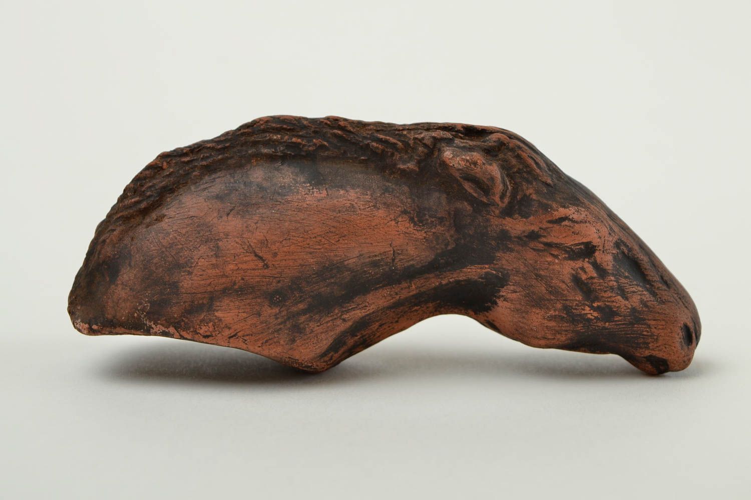 Pfeife aus Ton handmade Tabak Pfeife Accessoire für Männer in Form vom Pferd foto 1