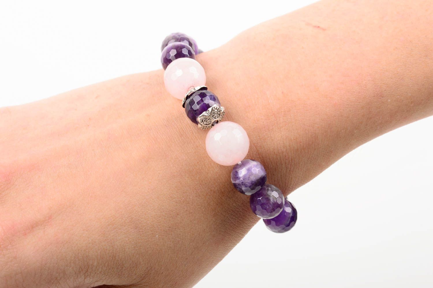 Bracelet violet Bijou fait main en pierres naturelles Cadeau pour femme photo 2