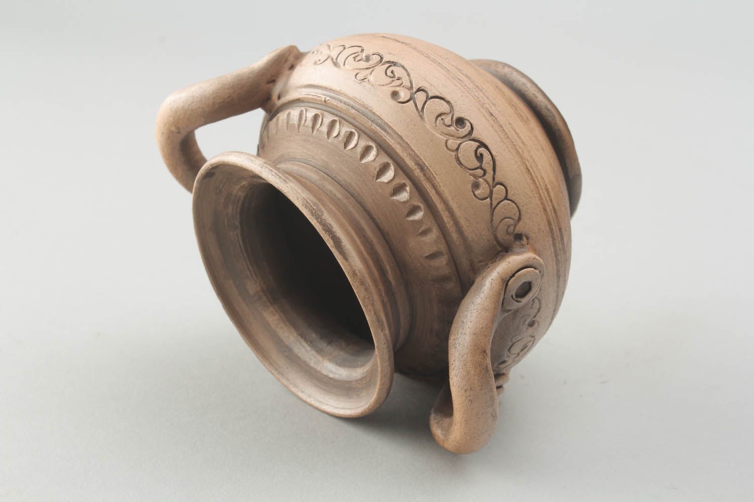 Handgemachter Topf aus Keramik foto 4