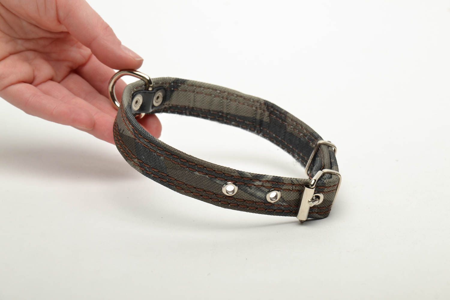 Collier de chien original avec motif de camouflage fait main en cuir et tissu photo 5
