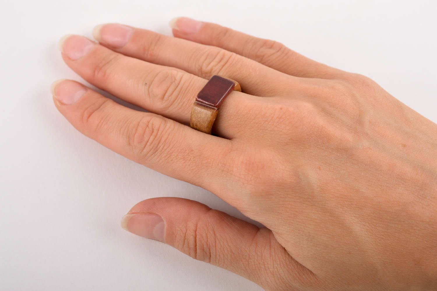 Modischer handgemachter Ring aus Holz schön Damen Schmuck Accessoire für Frauen foto 5