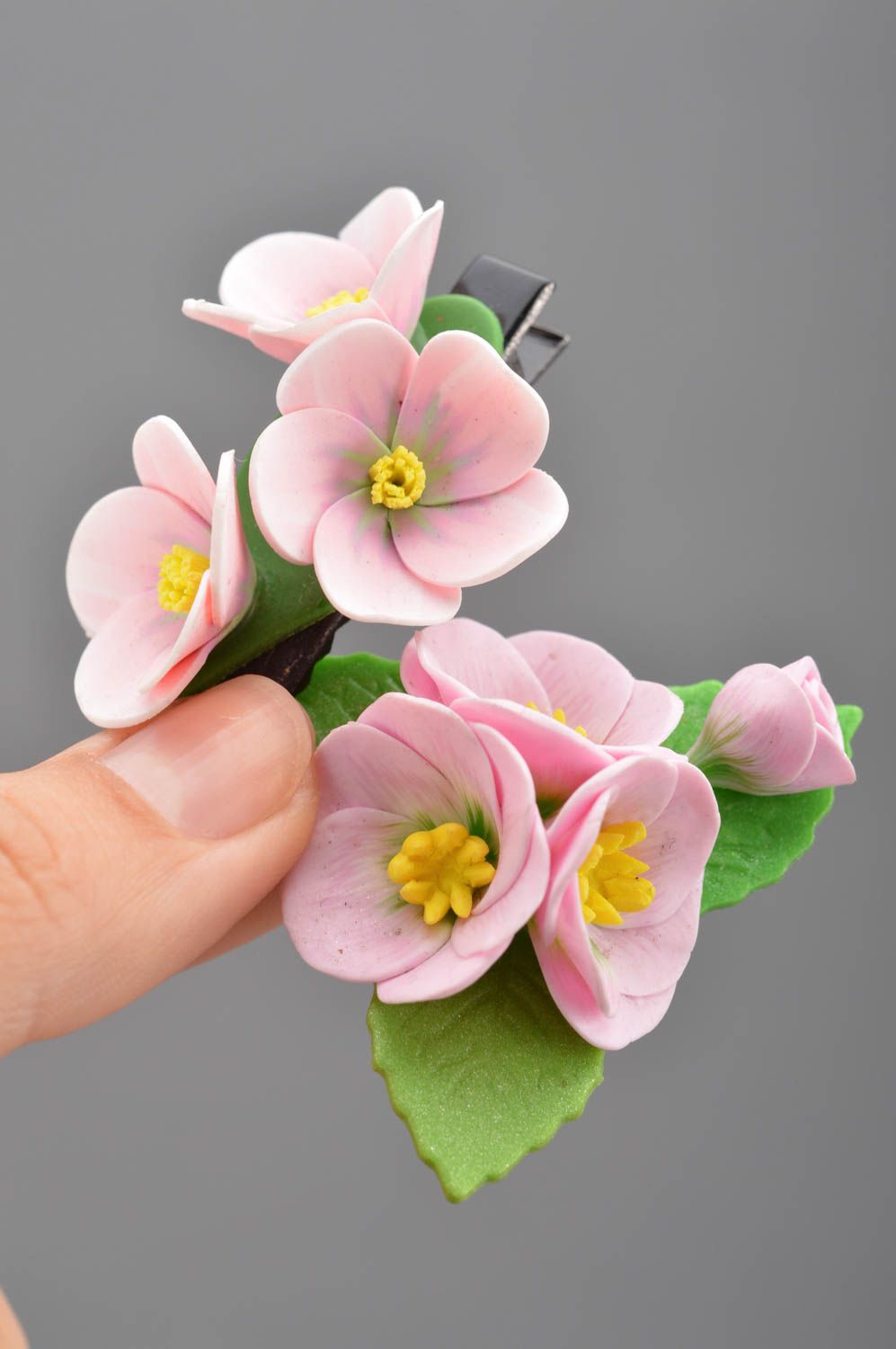 Handmade set of jewelry made of polymer clay hair clip and brooch with flowers photo 2