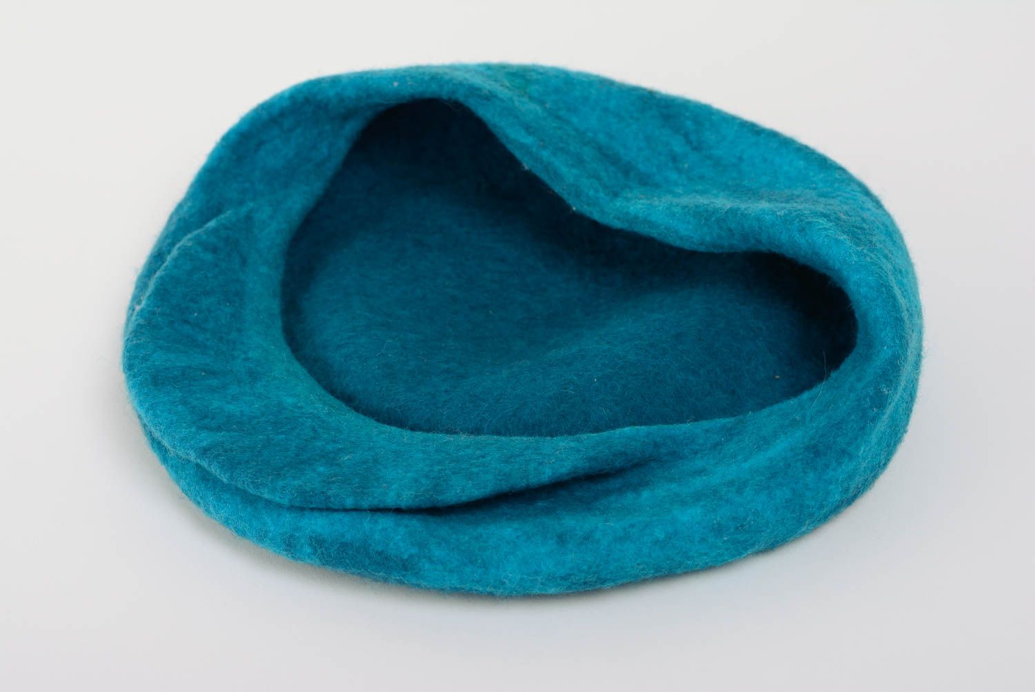 Bonnet casquette en laine fait main technique de feutrage bleu pour femme photo 2