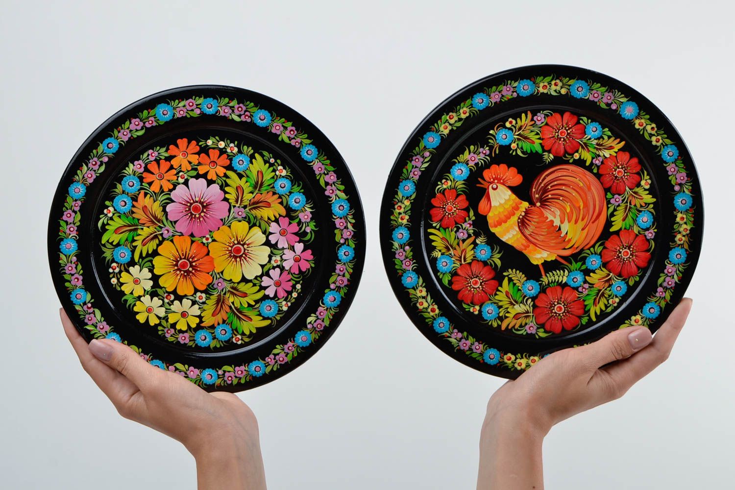Набор тарелок из дерева ручной работы с Петриковской росписью для кухни 2 шт фото 2
