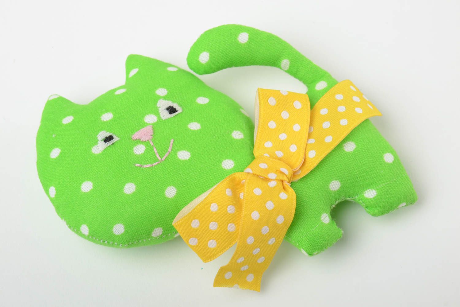 Künstlerisches niedliches Textil Kuscheltier Katze in Grün aus Kattun handmade  foto 2