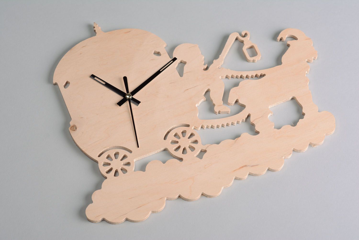 Forme en bois Carrosse Horloge à décorer photo 1
