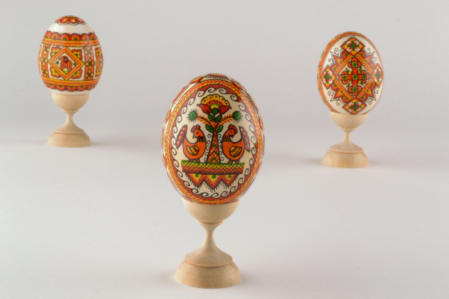 Huevo de Pascua hecho de madera foto 1