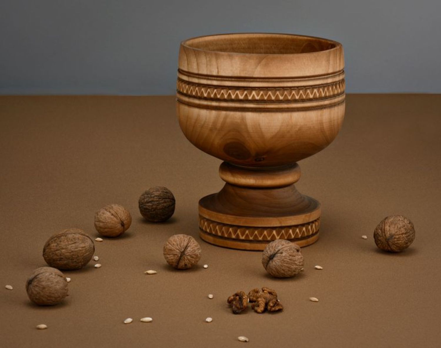 Vaso di legno fatto a mano ciotola decorativa attrezzi da cucina di legno foto 1