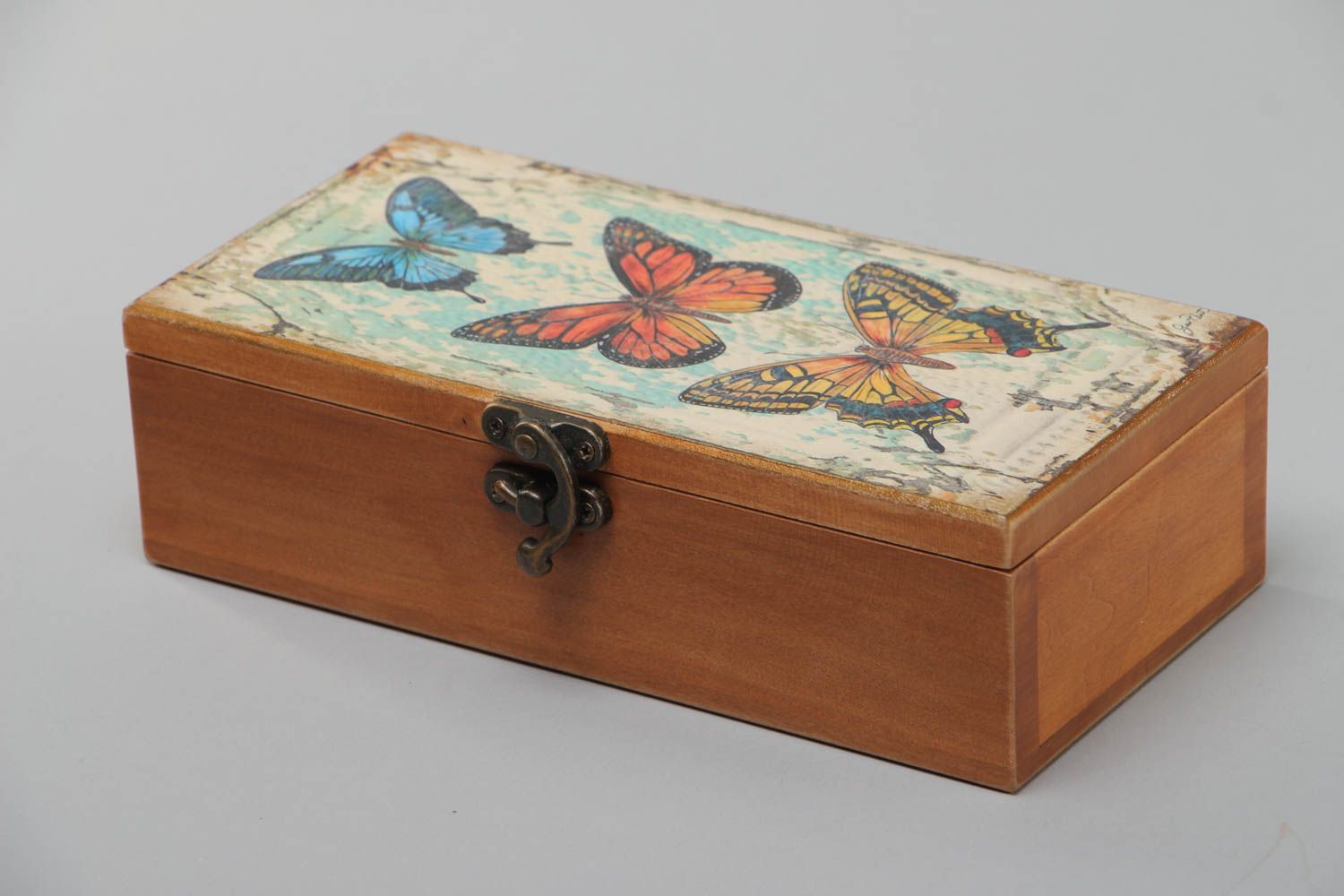 Caja de madera hecha a mano con estampado de mariposas  foto 4