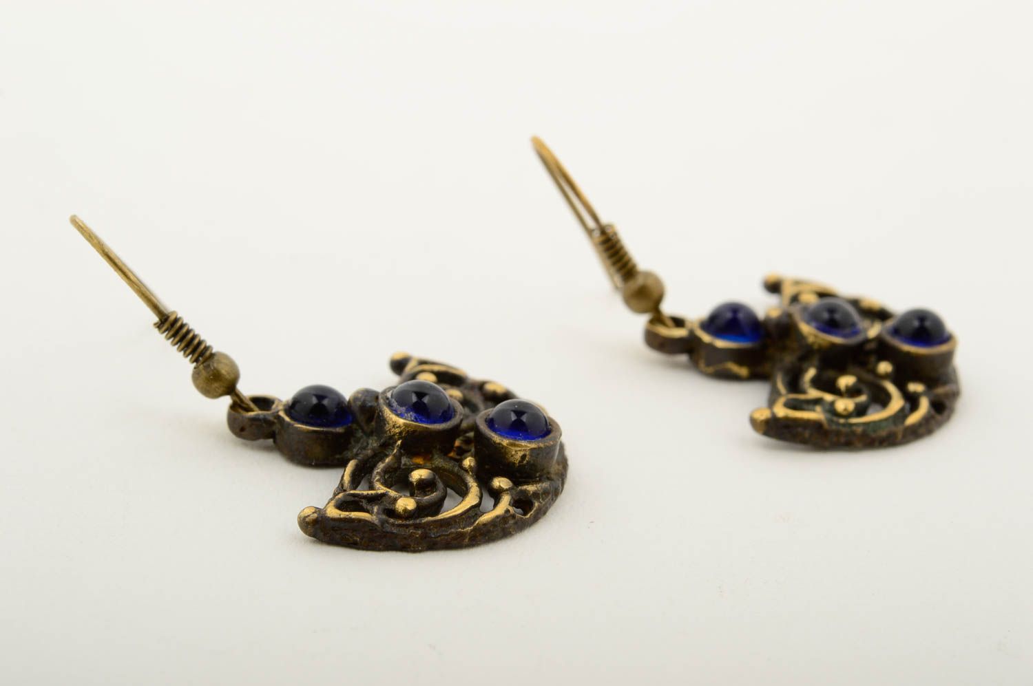 Boucles d'oreilles bronze Bijou fait main avec pierres bleues Cadeau femme photo 4