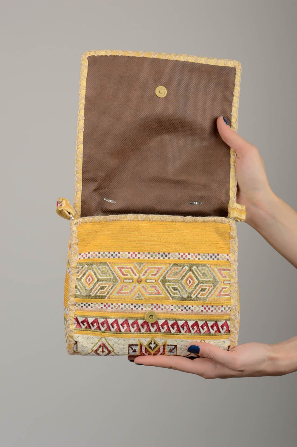 Sac bandoulière en tissu Sac fait main style ethnique Accessoire femme photo 4