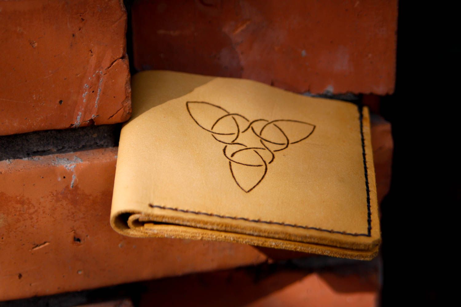 Кошелек ручной работы желтый кожаный кошелек оригинальный кожаный аксессуар фото 1