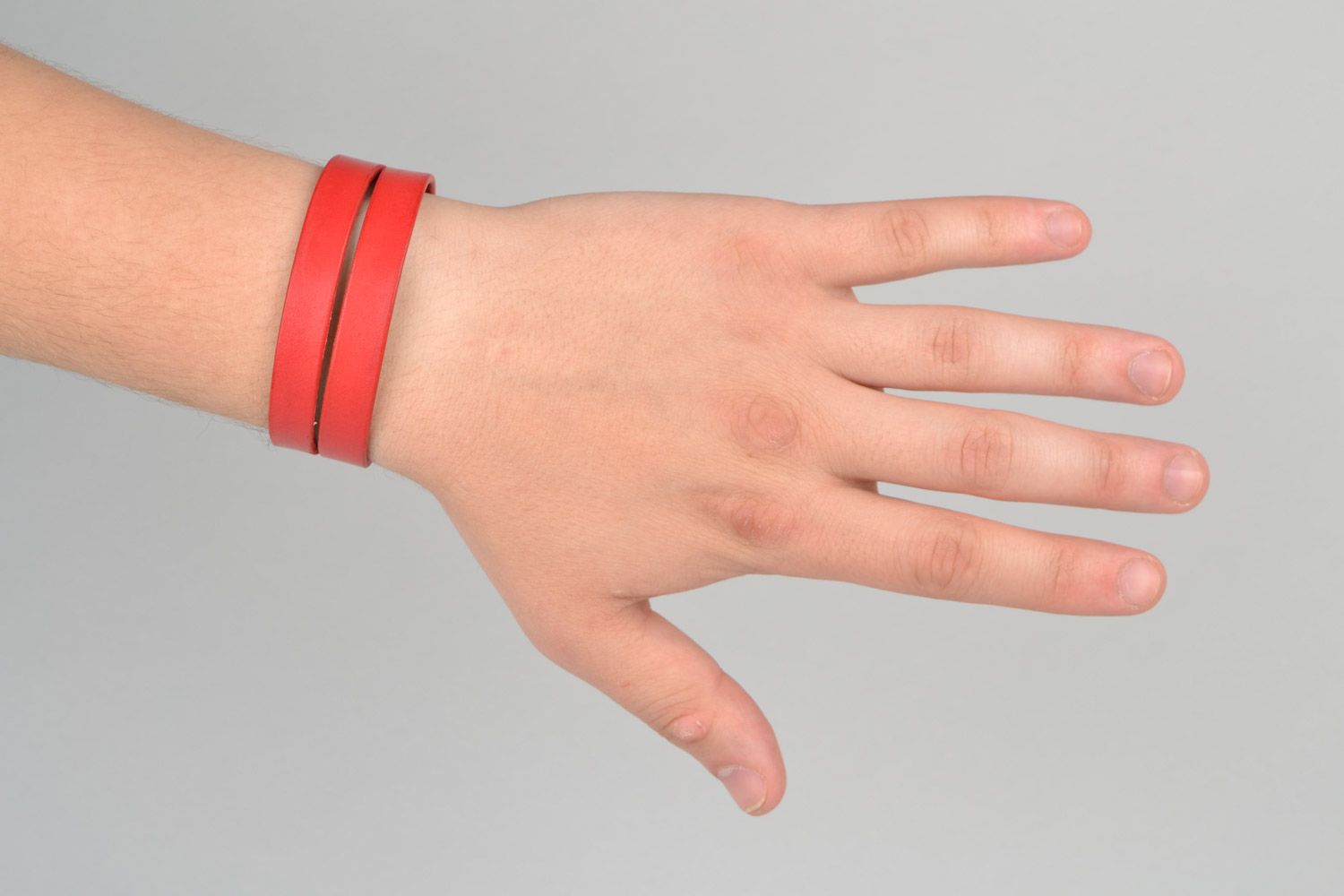 Bracelet en cuir naturel rouge double avec boutons-pression fait main unisexe photo 2