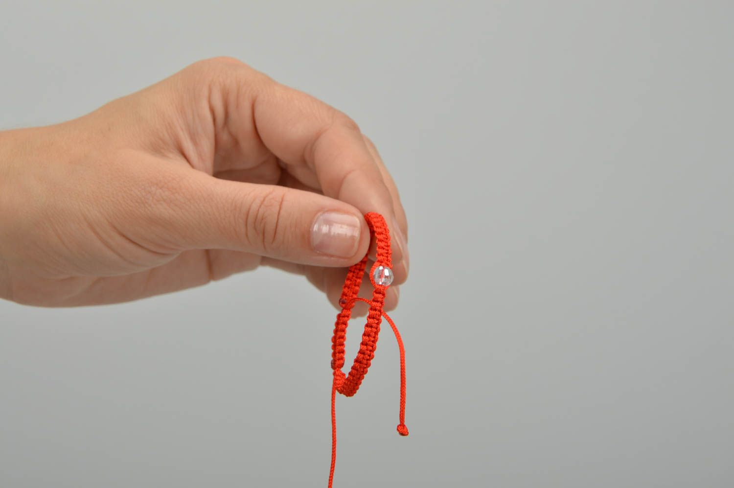 Geflochtenes Armband in Rot aus Wachs Schnüren mit Glaskugel handgemacht foto 5