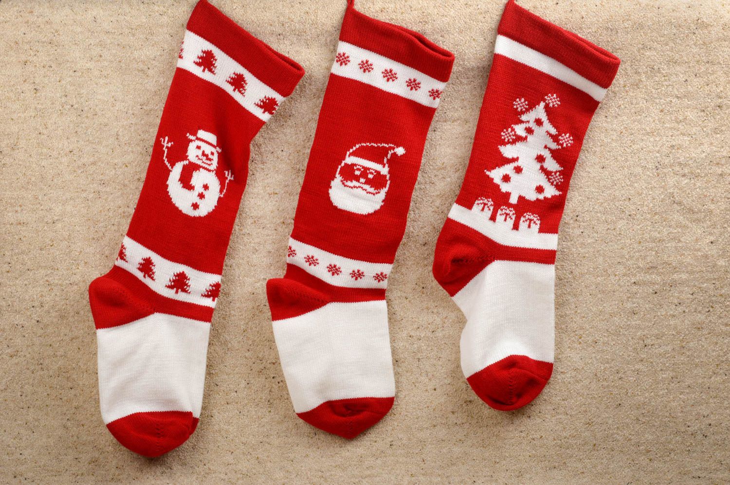 Chaussettes Noël fait main Chaussettes tricotées rouge blanc Déco Noël 3 pièces photo 1