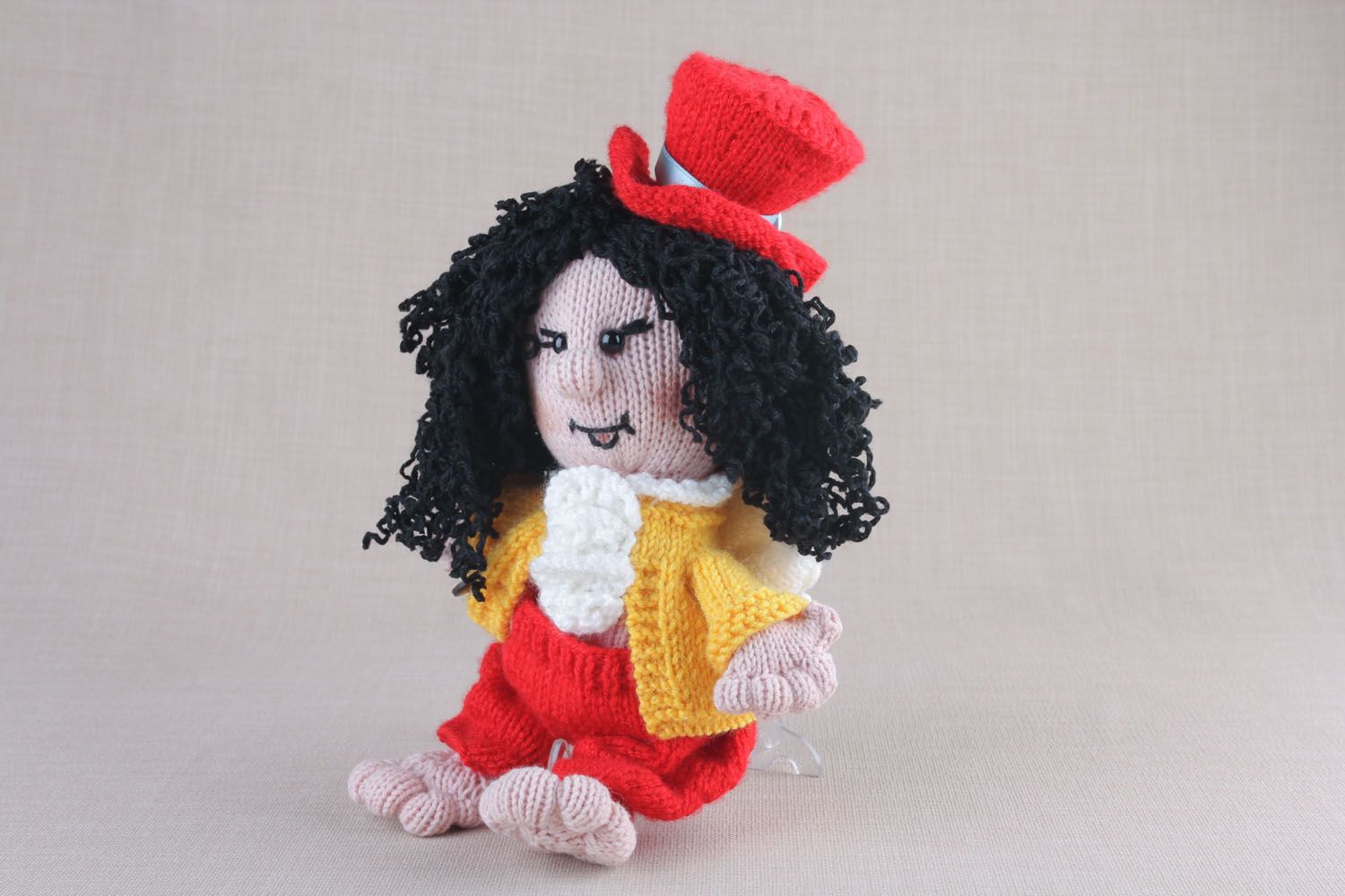 Knitted toy Prince photo 4