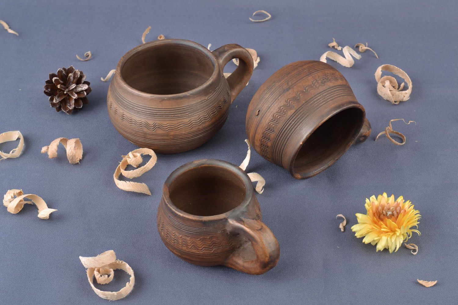 Juego de tazas artesanales de cerámica tres piezas de 25 a 75 ml hechas a mano foto 1