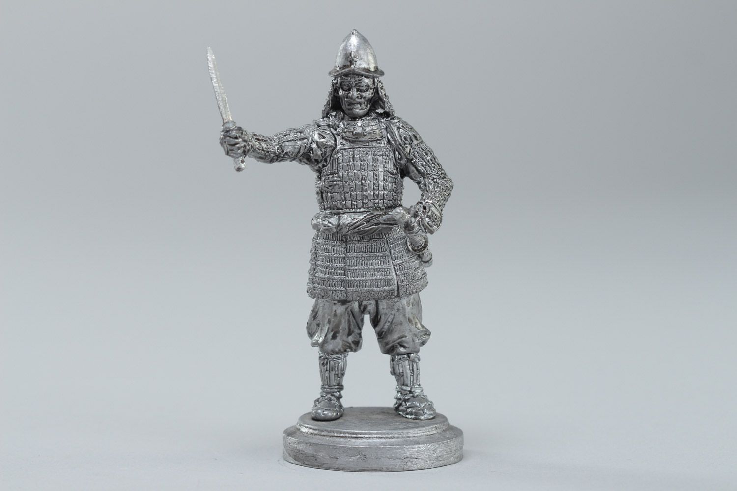 Figura de estaño artesanal para coleccionar samurai sin pintura foto 2