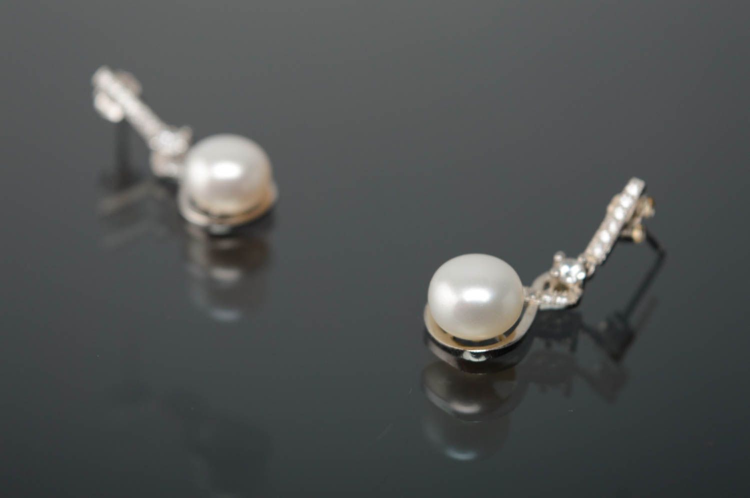 Silver pearl earrings photo 4
