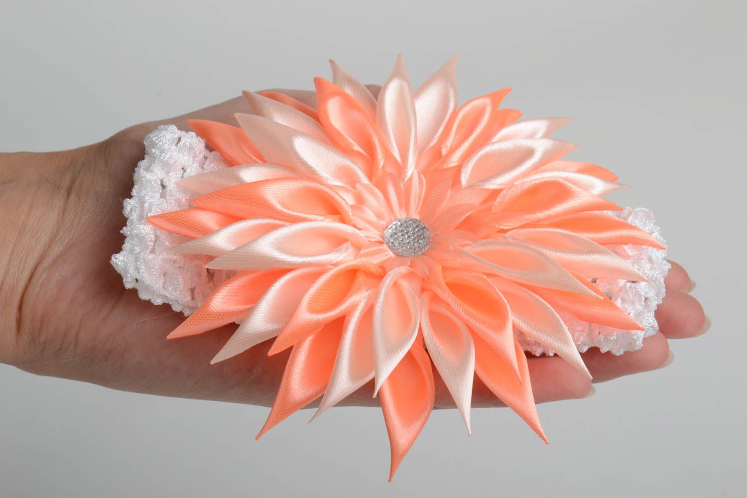 Handmade child's lacy headband with volume tender pink kanzashi flower photo 5