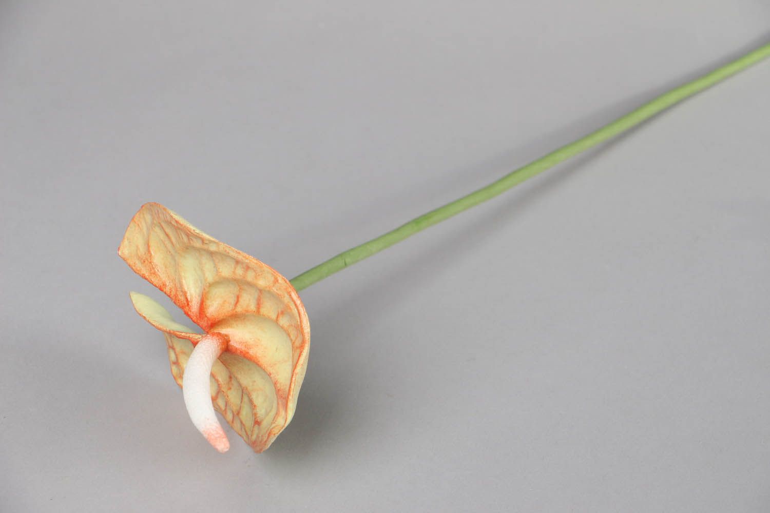 Fleur décorative de Calla des marais en pâte polymère photo 1