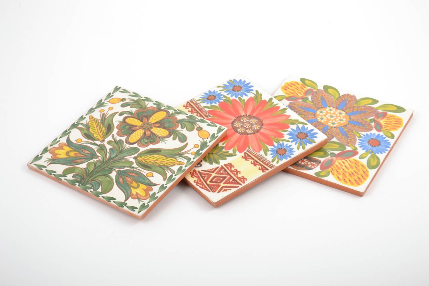 Ceramic handmade tiles painted with engobes set of 3 pieces with flowers photo 4