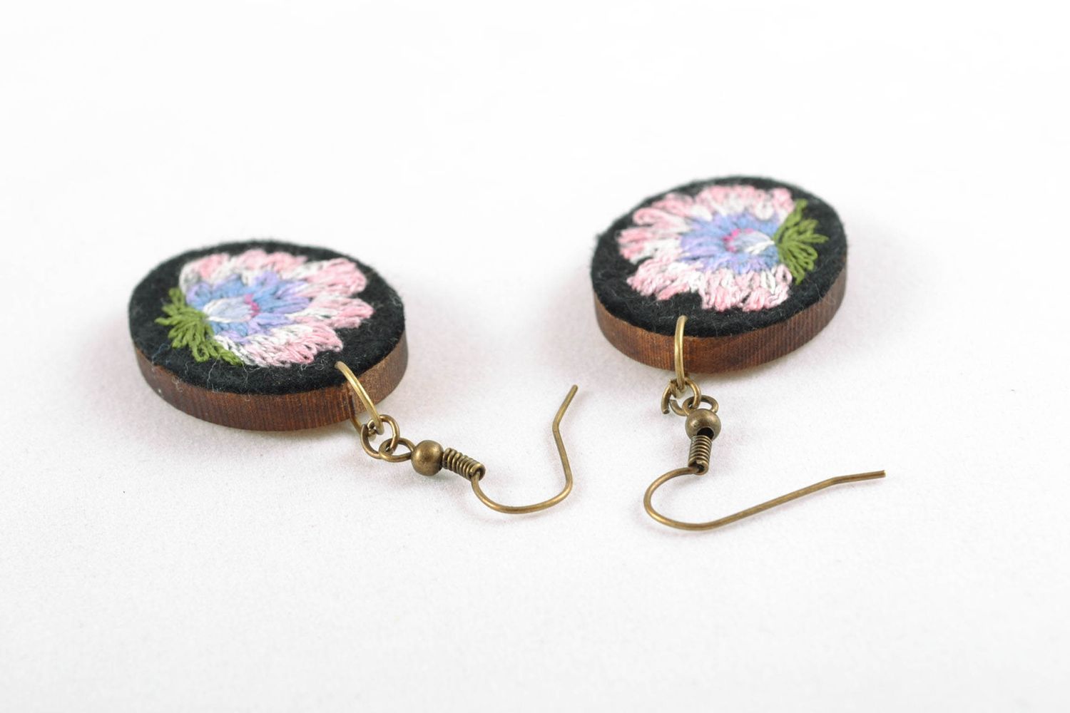 Round earrings with satin stitch embroidery photo 4