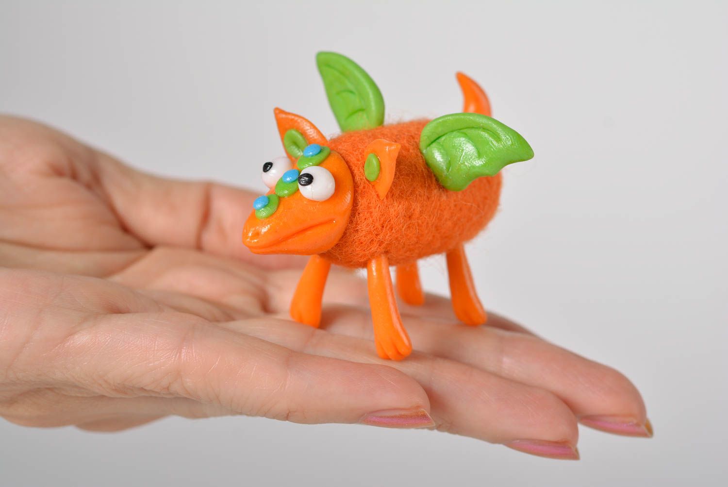 Handmade Kuscheltier Drache in Orange Geschenke für Kinder Haus Deko aus Wolle foto 4