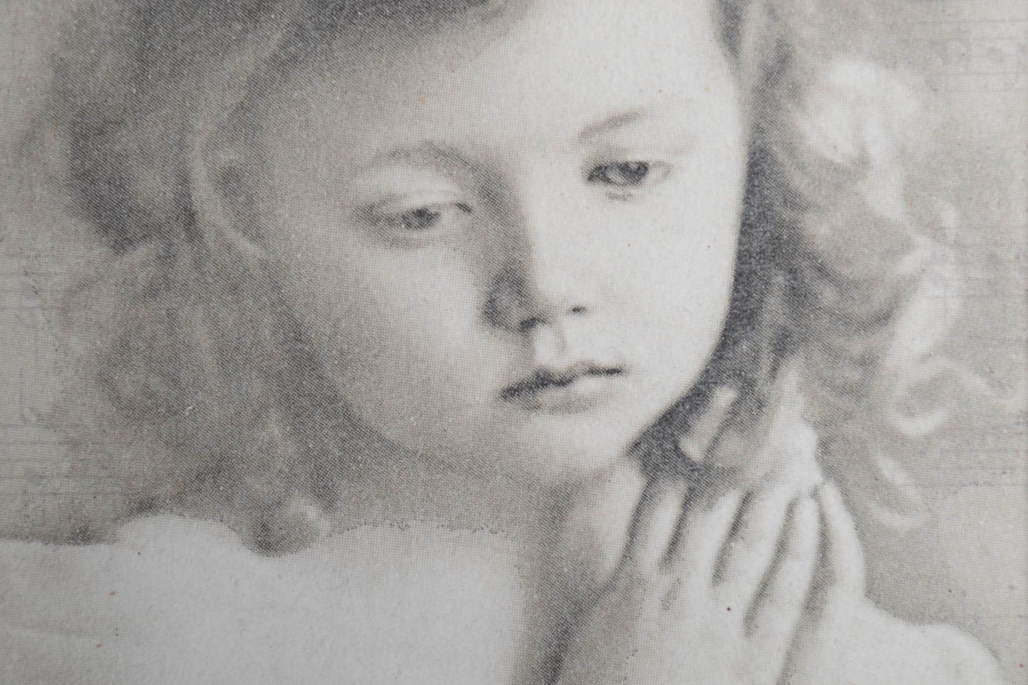 Картина на стену декупаж черно белый портрет девочки в широкой раме хенд мейд фото 4