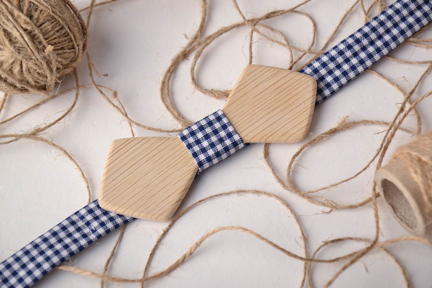Wooden checkered bow tie photo 1
