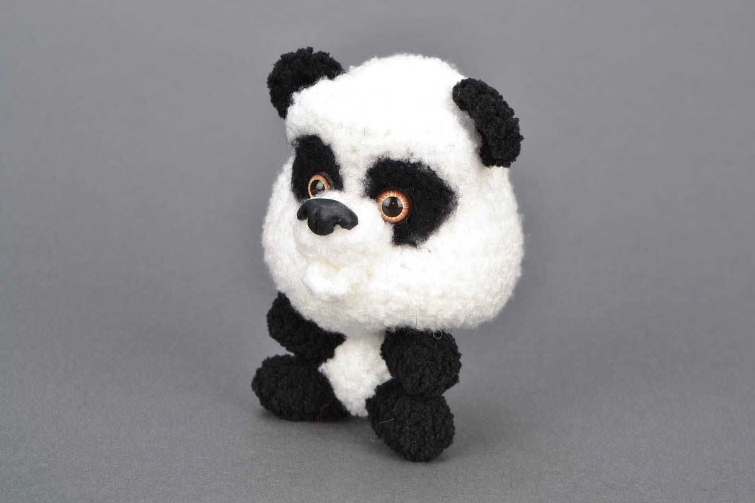 Мягкая вязаная игрушка дизайнерская Панда фото 1