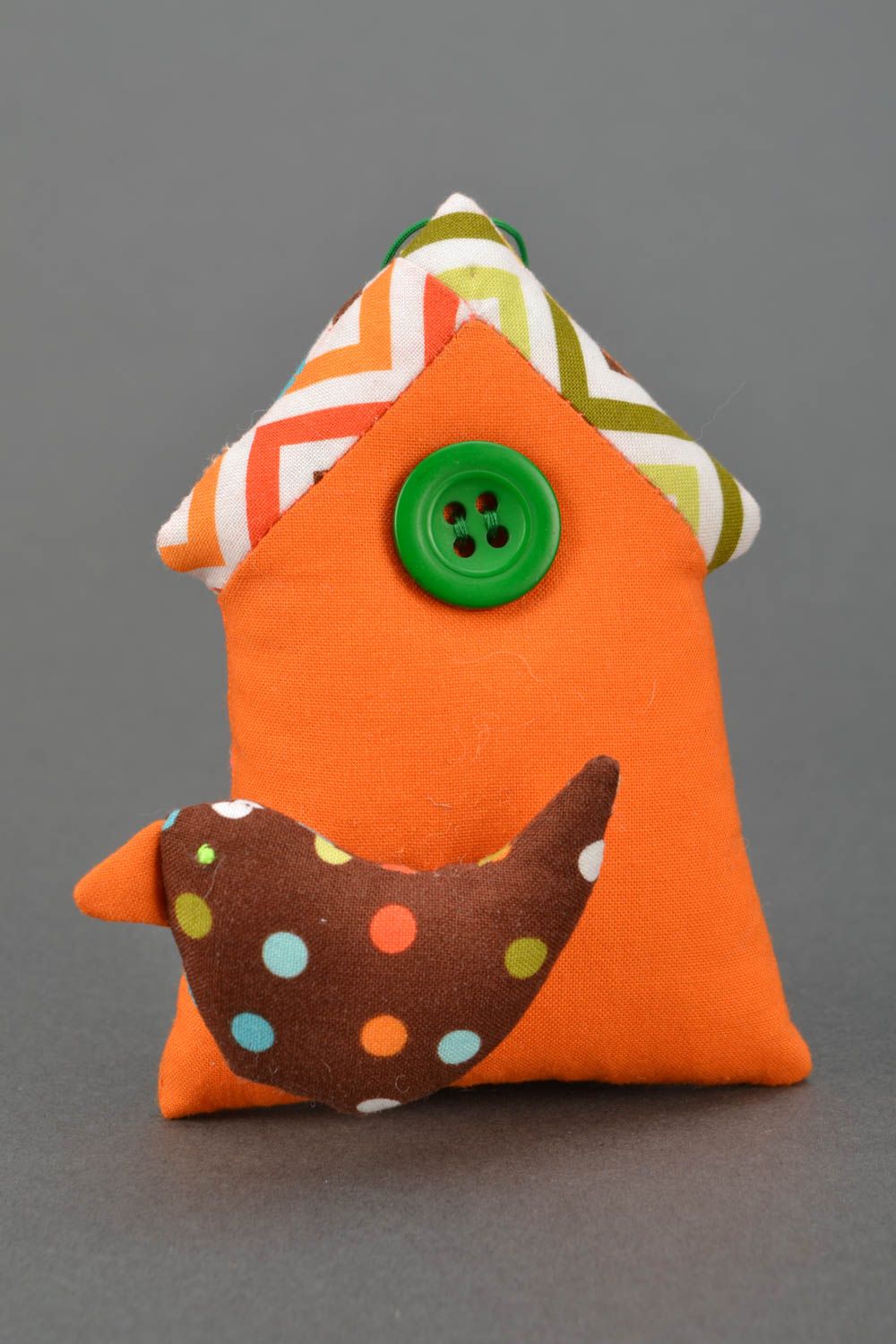 Jouet décoratif à suspendre en tissu fait main orange Maison avec oiseau photo 1