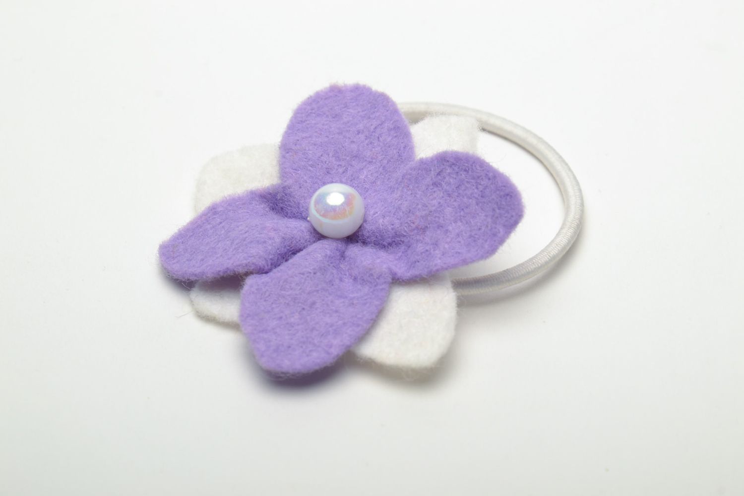 Lilac and white scrunchy with felt flower photo 3