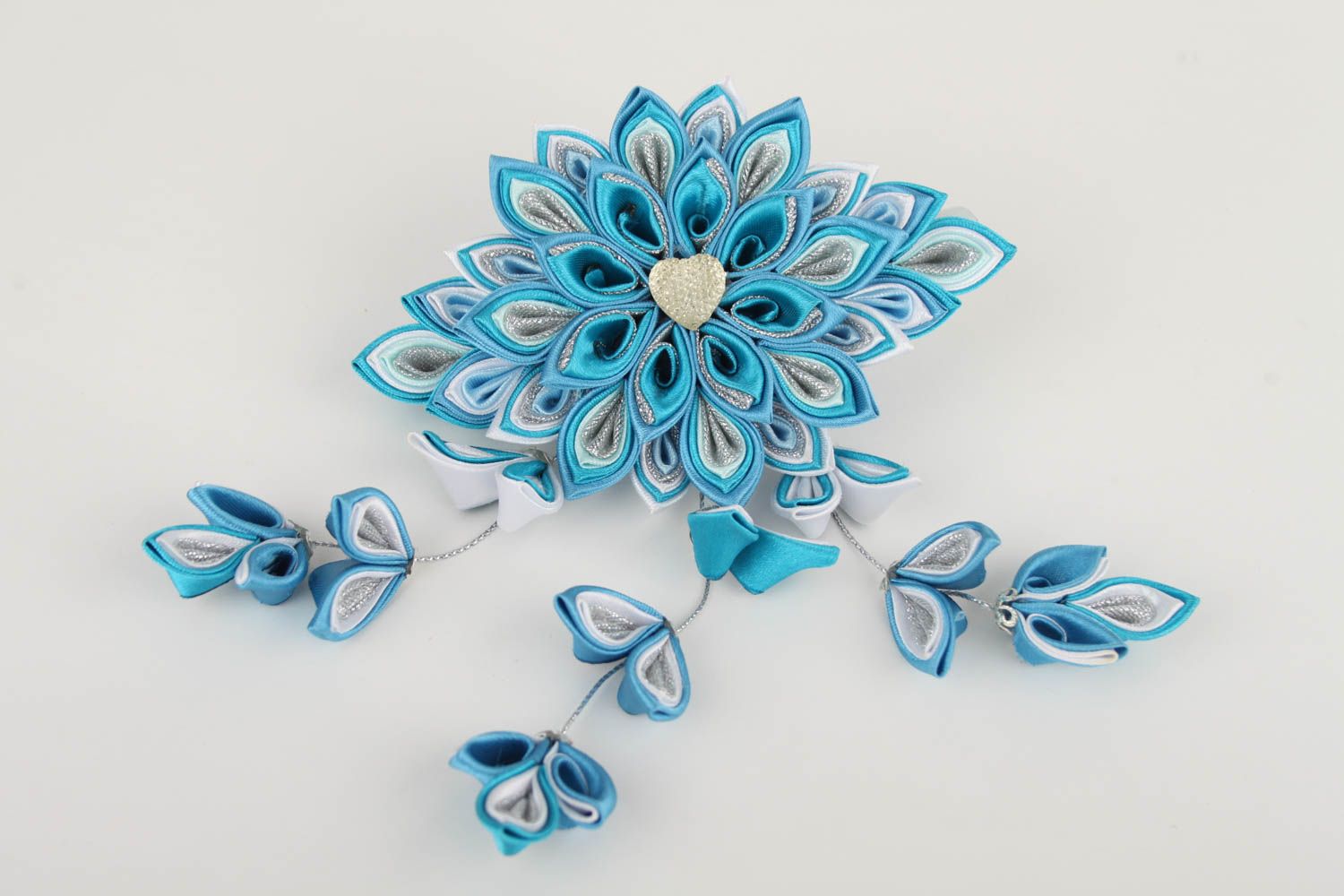 Gancho para el cabello artesanal accesorio para niña gancho con flor azul foto 4