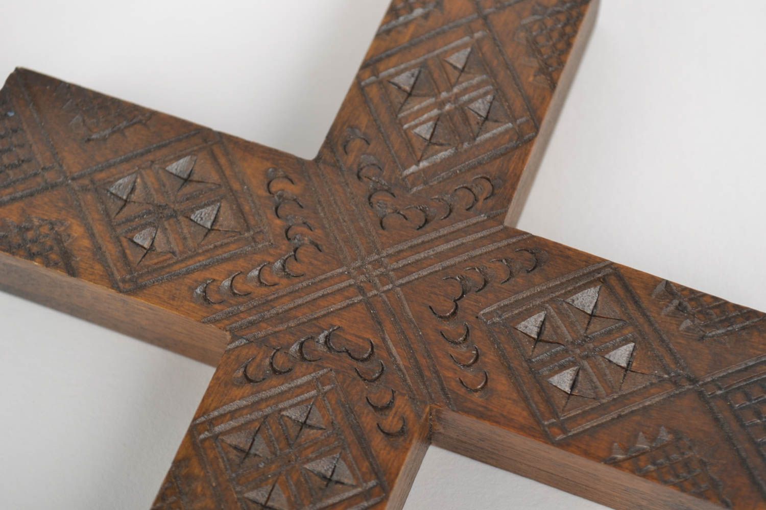 Croix bois Objet religieux fait main Décoration chambre sculptée design photo 2