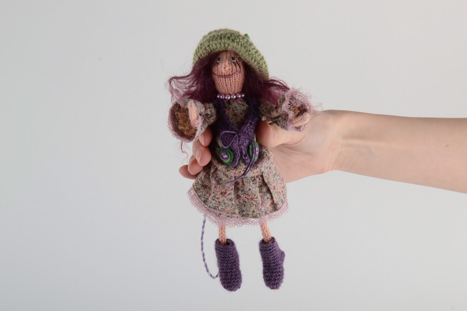 Künstlerische weiche schöne handmade Puppe aus Textil  foto 5