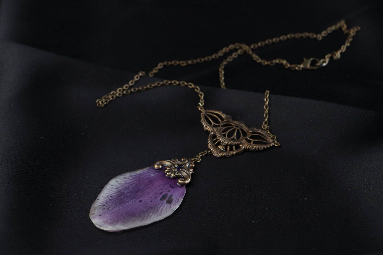 Pendant with Real Cyclamen Petal photo 2