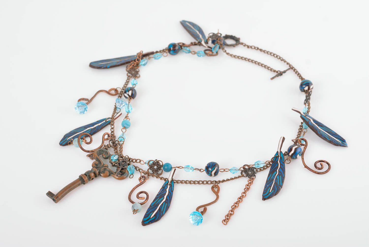 Handgemachtes Collier mit Anhänger Schlüssel und Perlen aus Naturstein Achat foto 1