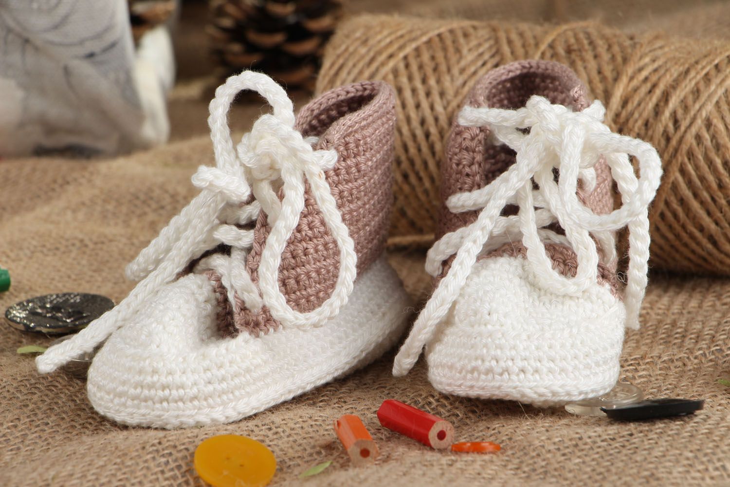 Crocheted shoes for dolls photo 5