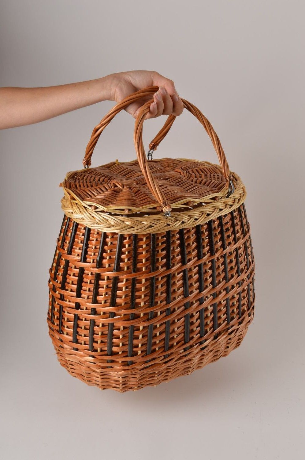 Плетеная корзина ручной работы с крышкой большая изделие из лозы подарок женщине фото 4