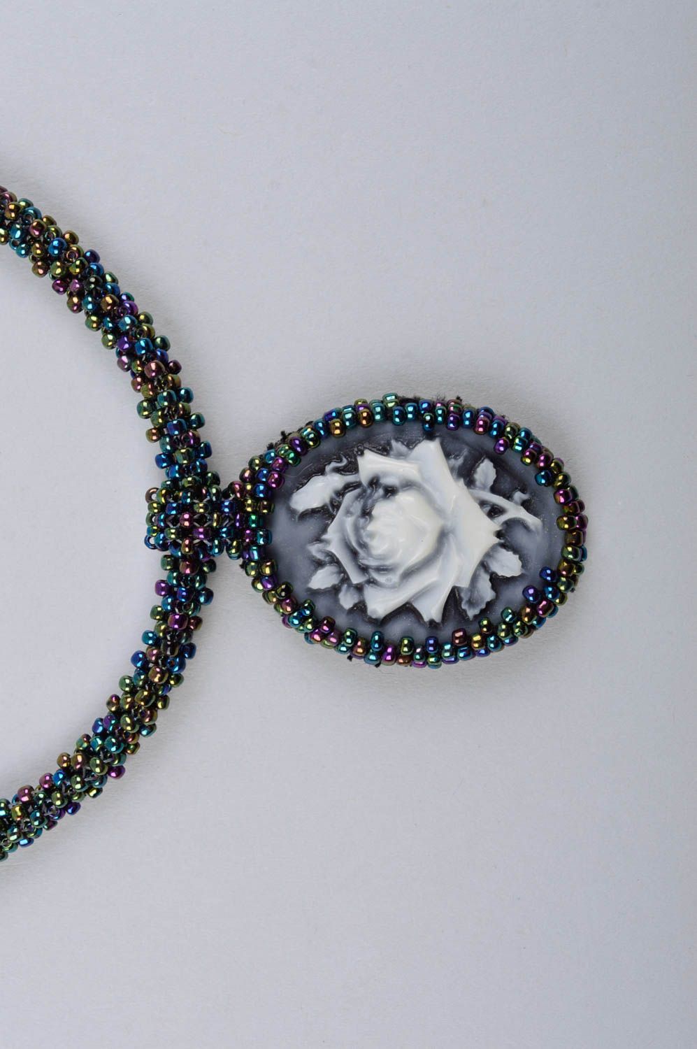 Collier noir Bijou fait main avec pendentif perles de rocaille Accessoire femme photo 3