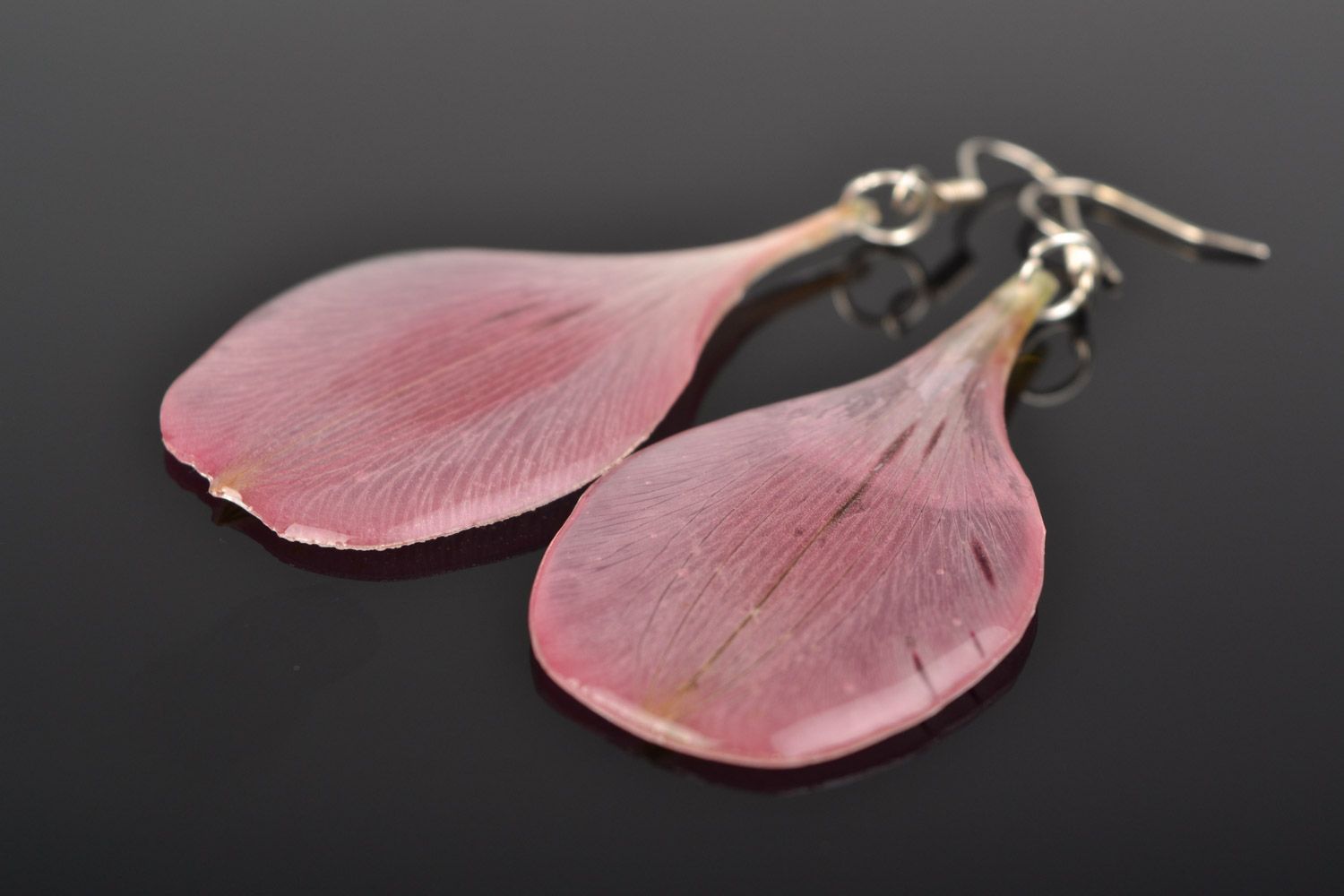 Handmade tender drop-shaped dangle earrings with pink flower in epoxy resin photo 1