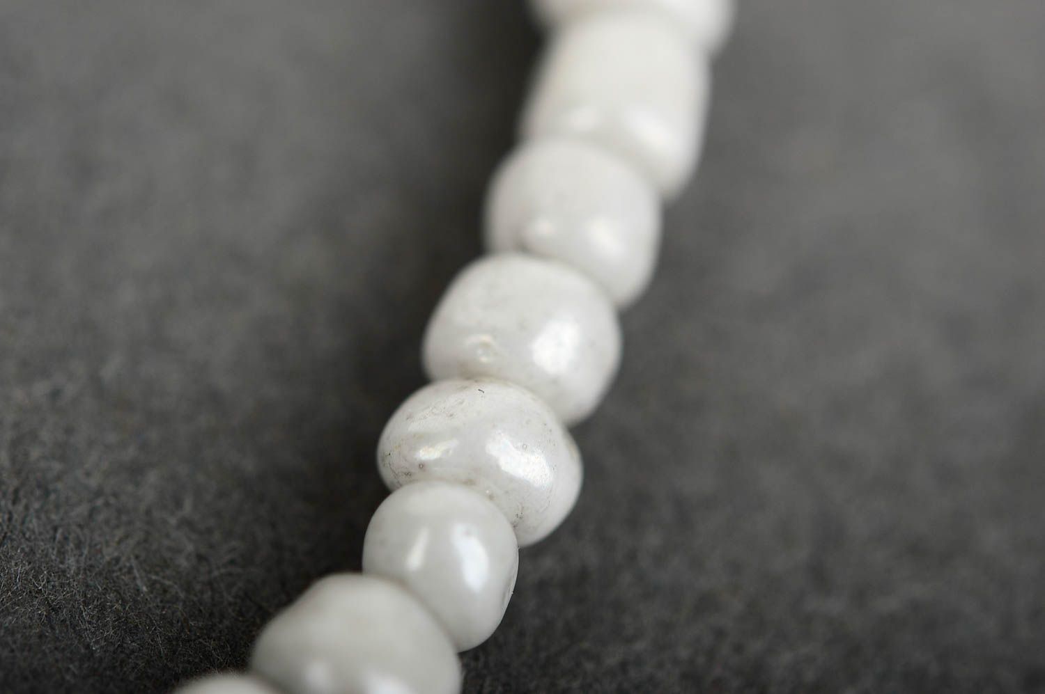 Elegant natural beads white beaded bracelet with a central dark blue bead for teen girls photo 5