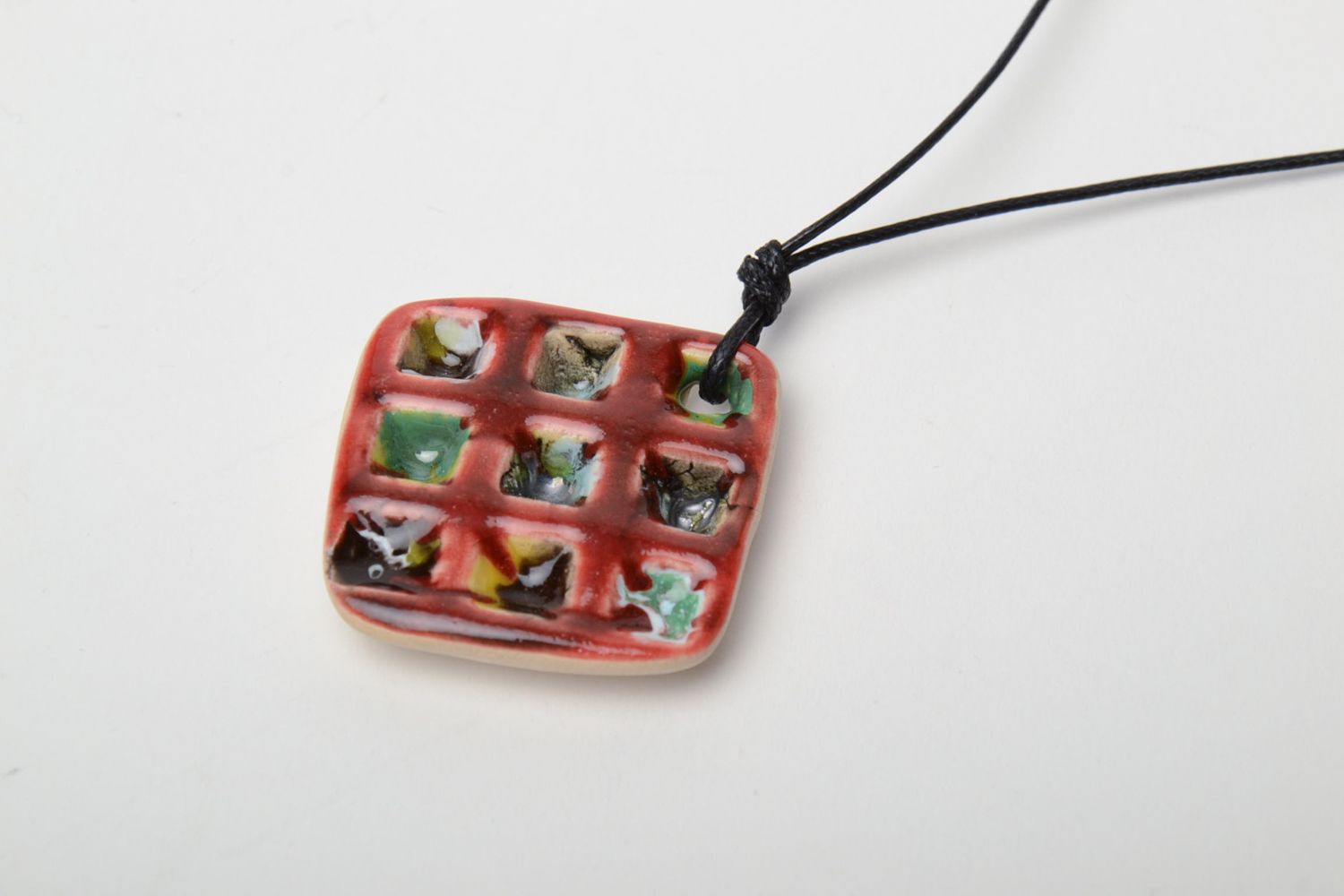 Beautiful painted pendant in ethnic style photo 4