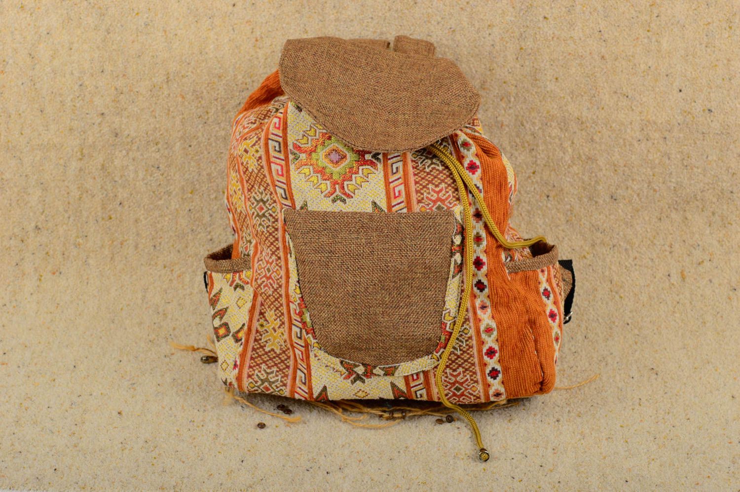 Mochila hecha a mano con ornamentos de tela regalo original accesorio de mujeres foto 1
