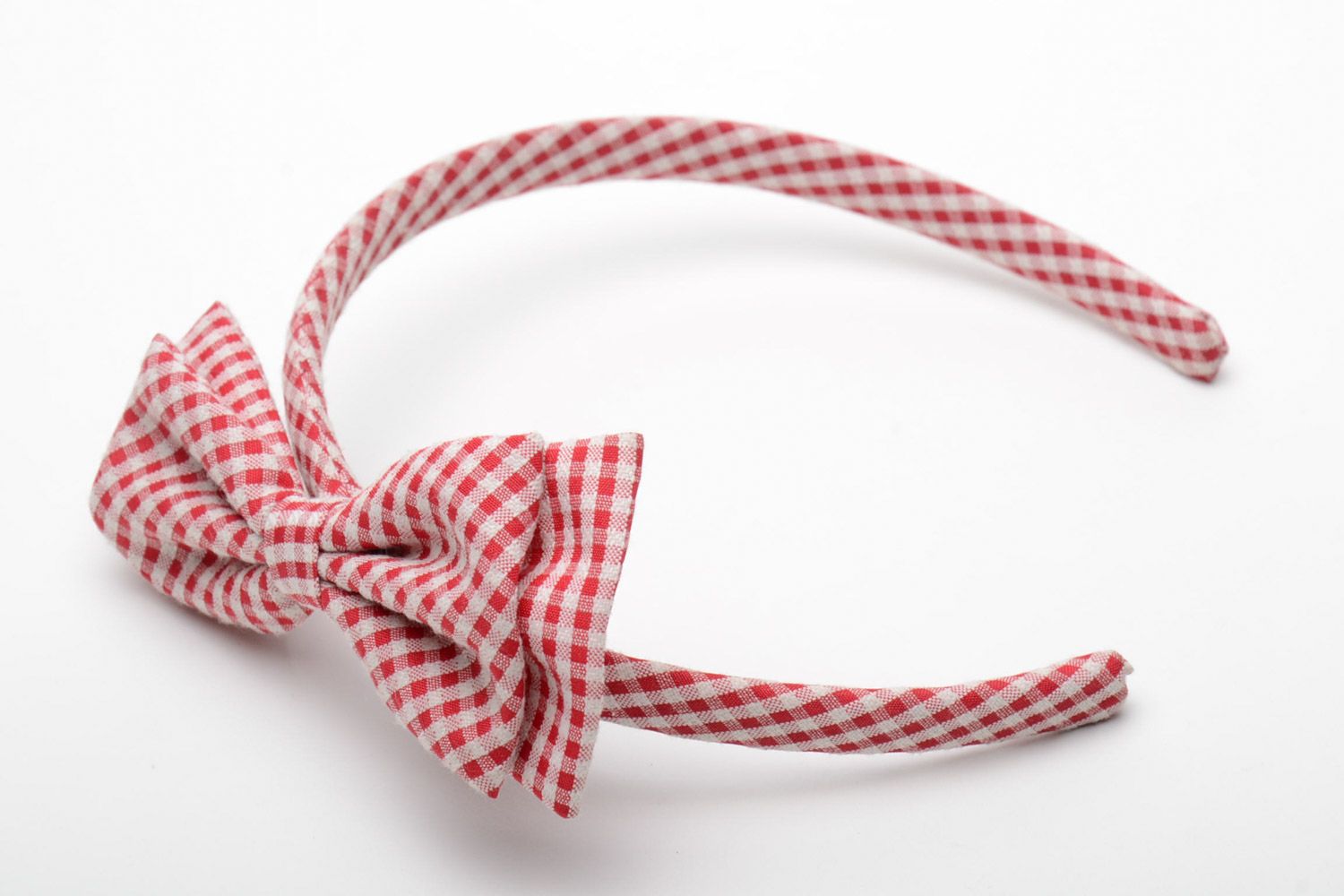 Handmade designer white checkered headband on plastic basis with cotton bow photo 2