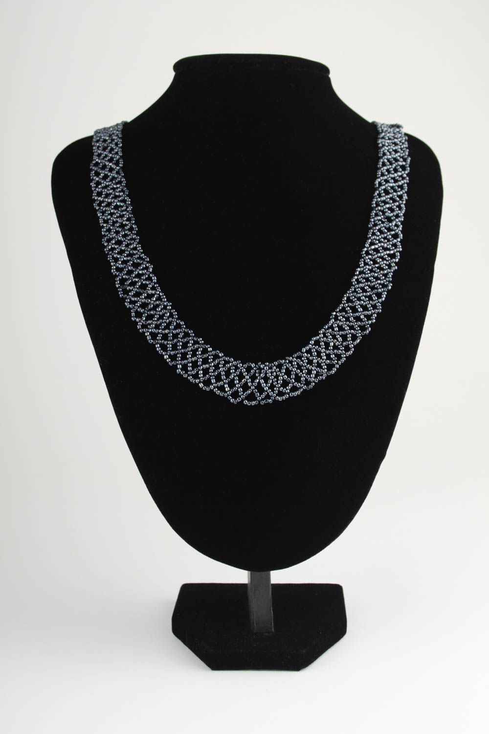 Collier en perles de rocaille Bijou fait main gris élégant Cadeau pour femme photo 1